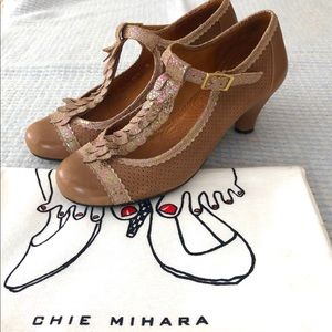 Chie Mihara Teco Brown retro pump heels with glittery tassels